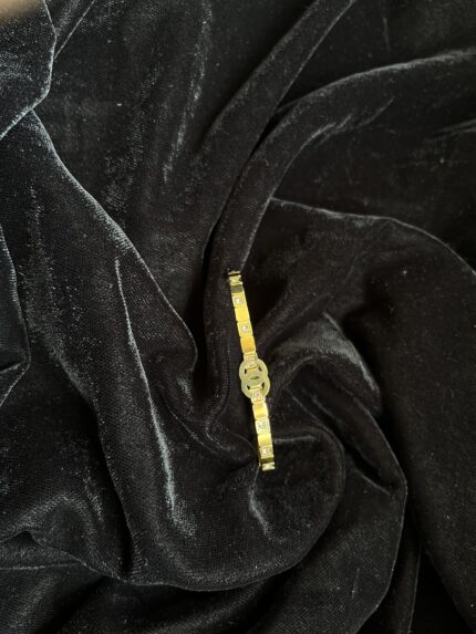 Elegant classic kada