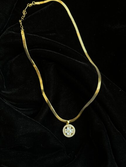 Golden radiance pendant